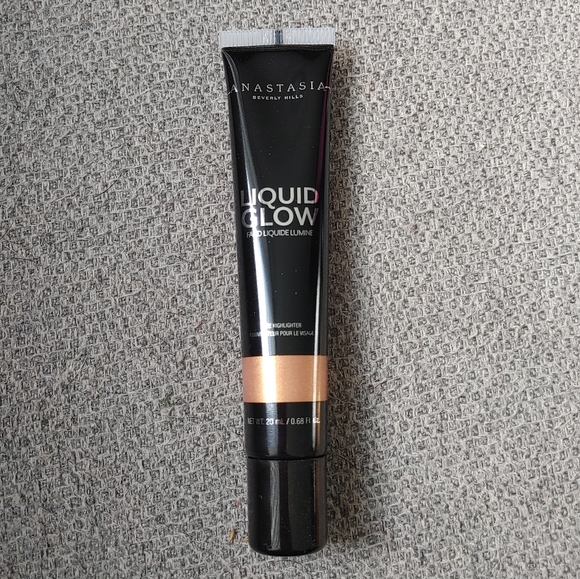 Anastasia Beverly Hills | liquid glow - Picture 4 of 6